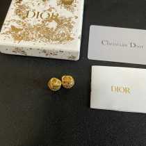 Dior Classic Fashion Versatile CD Earrings Dior Classic Fashion Versatile CD Earrings