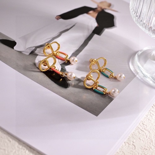 Dior Fashion Versatile CD Pearl Earrings