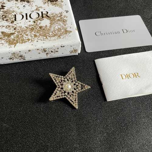 Dior Classic Fashion Versatile Star Brooch