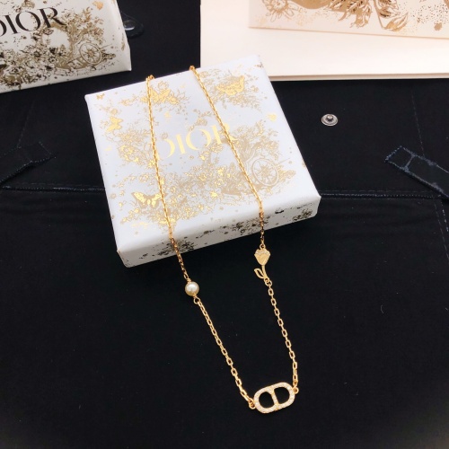 Dior Classic Fashion Versatile CD Pearl Rose Necklace