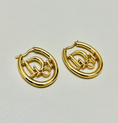 Dior New Fashion Versatile Letter Oval Earrings