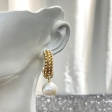 Dior New Fashion Versatile CD Pearl Earrings
