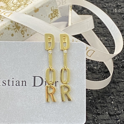 Dior Classic Fashion Versatile Tassel Letter Earrings