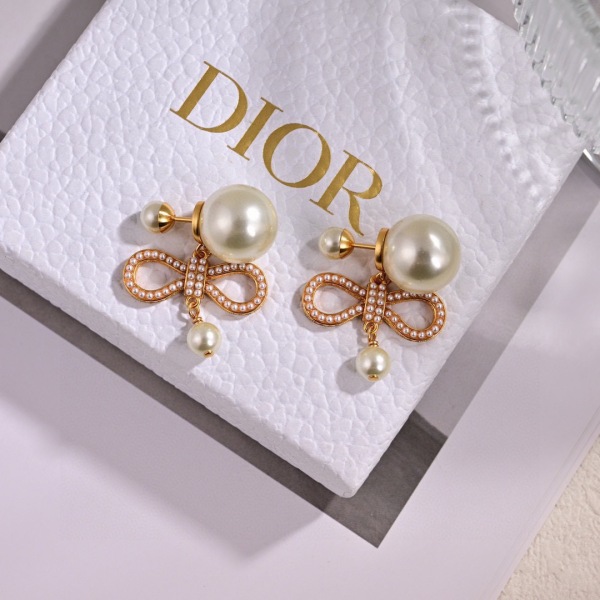 Dior Classic Fashion Versatile Pearl Bow Earrings