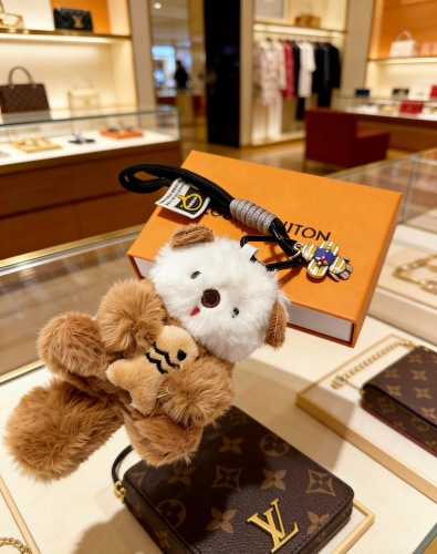 Louis Vuitton Couple Fashion Versatile Cute Sea Otter Pendant Keychain