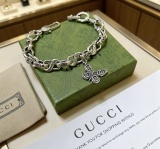 Gucci Couple Fashion Versatile Retro Double G Butterfly Pendant Bracelet