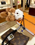 Louis Vuitton Couple Fashion Versatile Cute Sea Otter Pendant Keychain