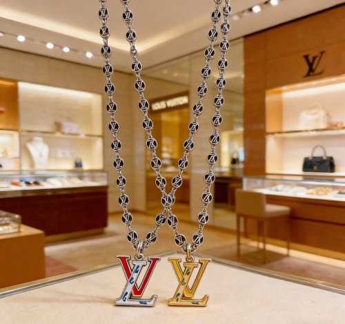 Louis Vuitton Couple Retro Versatile Enamel Logo Pendant Necklace 60 CM