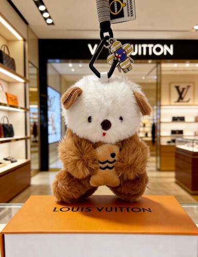Louis Vuitton Couple Fashion Versatile Cute Sea Otter Pendant Keychain