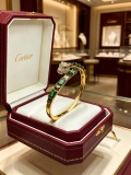 Cartier Classic Fashion Retro Diamond Set Leopard Head Emerald Bracelet