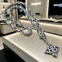 Balenciaga Couple Hip Hop Retro Versatile Clover BB Pendant Necklace Balenciaga Couple Hip Hop Retro Versatile Clover BB Pendant Necklace