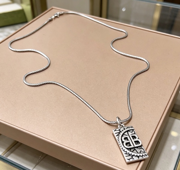 Balenciaga Couple Hip Hop Retro Versatile Snake Bone Chain BB Pendant Necklace