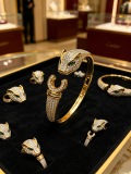 Cartier Classic Fashion Retro Diamond Set Leopard Head Bracelet