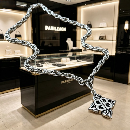 Balenciaga Couple Hip Hop Retro Versatile Clover BB Pendant Necklace