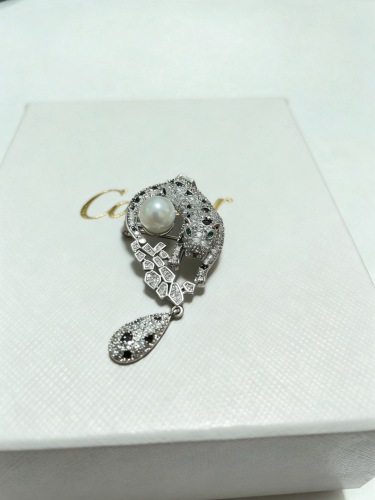 Cartier Classic Fashion Versatile Diamond Spotted Leopard Brooch
