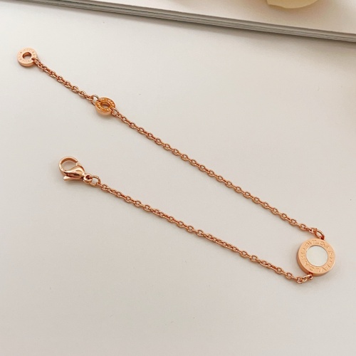 Bvlgari Fashion Versatile Rose Gold Black White Two Sided Ceramic Bracelet