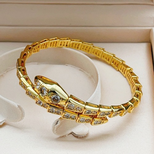 Bvlgari Fashion Versatile Gold Full Diamond Spirit Snake Bracelet