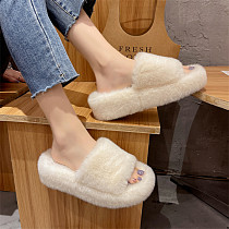 D12952 New style thick soled fashion internet celebrity 2021 autumn and winter home furry slippers