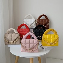 New style comfortable plush handle handbag acrylic chain high quality pu leather rhombus fashion lady messenger bag