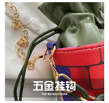 Summer small bag female 2022 new fashion Korean edition color contrast fashion large capacity chain personality bucket bag across the shoulder