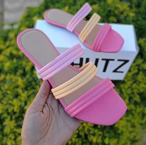 Summer 2022 New square head flat bottom simple matching color beach slippers large size Amazon sandals