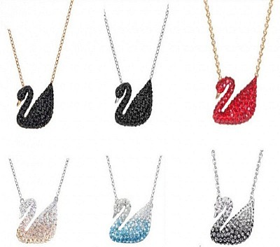 The Swan necklace for women is a niche clavicle chain