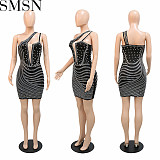 Plus size dress Oblique shoulder hot drill bag hip sleeveless dress