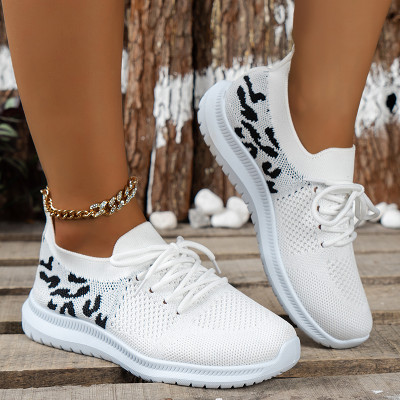 Thick sole elastic sports shoes for women