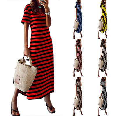 Loose printed striped short-sleeved dress with slit.