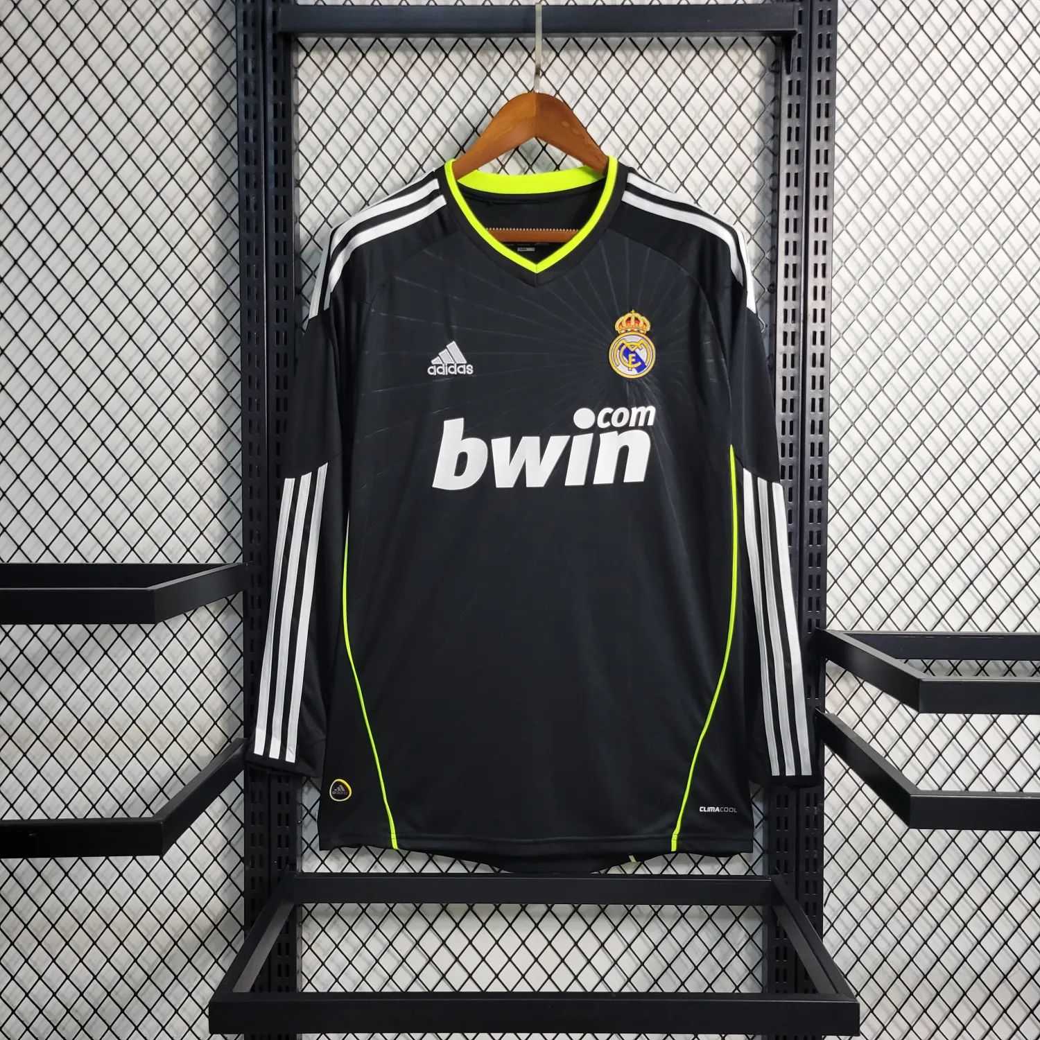 US 22.99 Real Madrid 2010 2011 Away Retro L S Jersey m.shootjerseys.vip