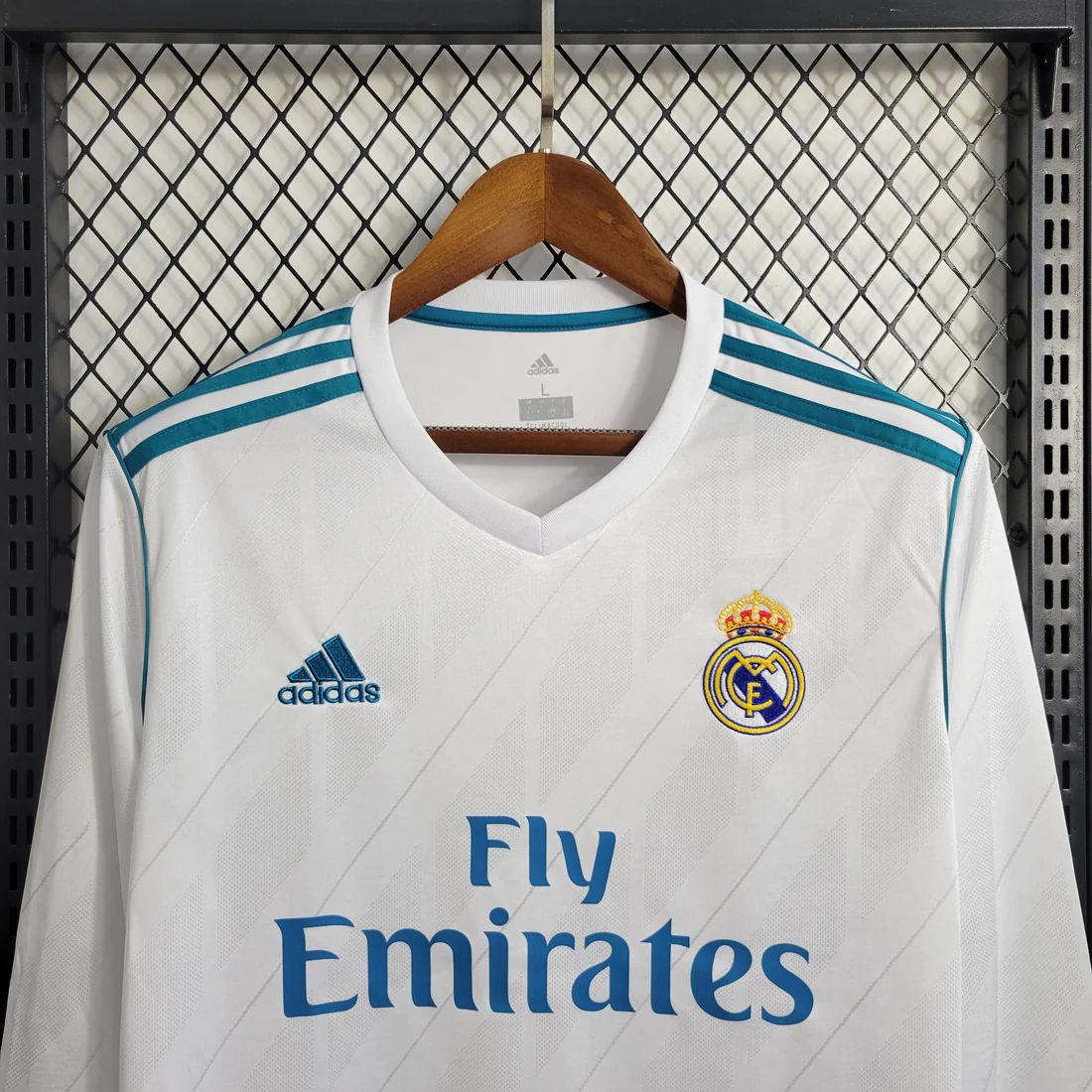 US$ 22.99 - Real Madrid 2017/2018 Home Retro L/S Jersey - m