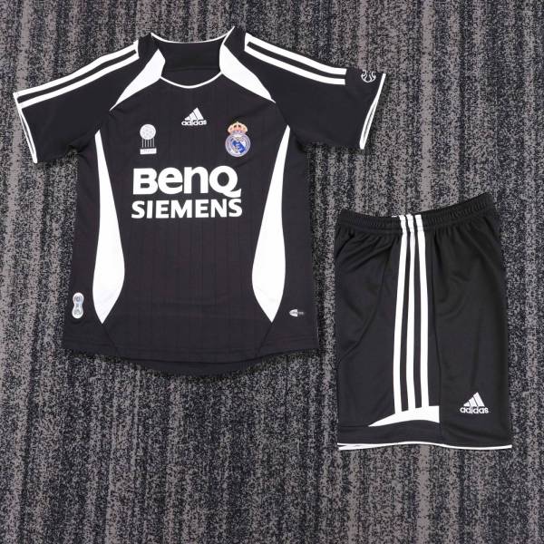 Kids Real Madrid 2006/2007 Away Retro Kit