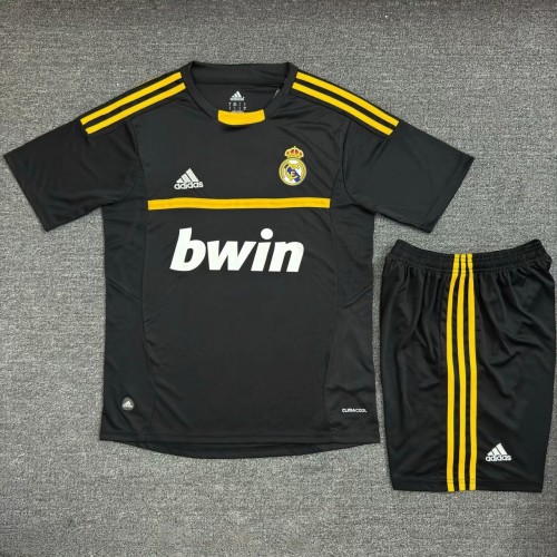 Real Madrid 2011/2012 Goalkeeper Retro Kit