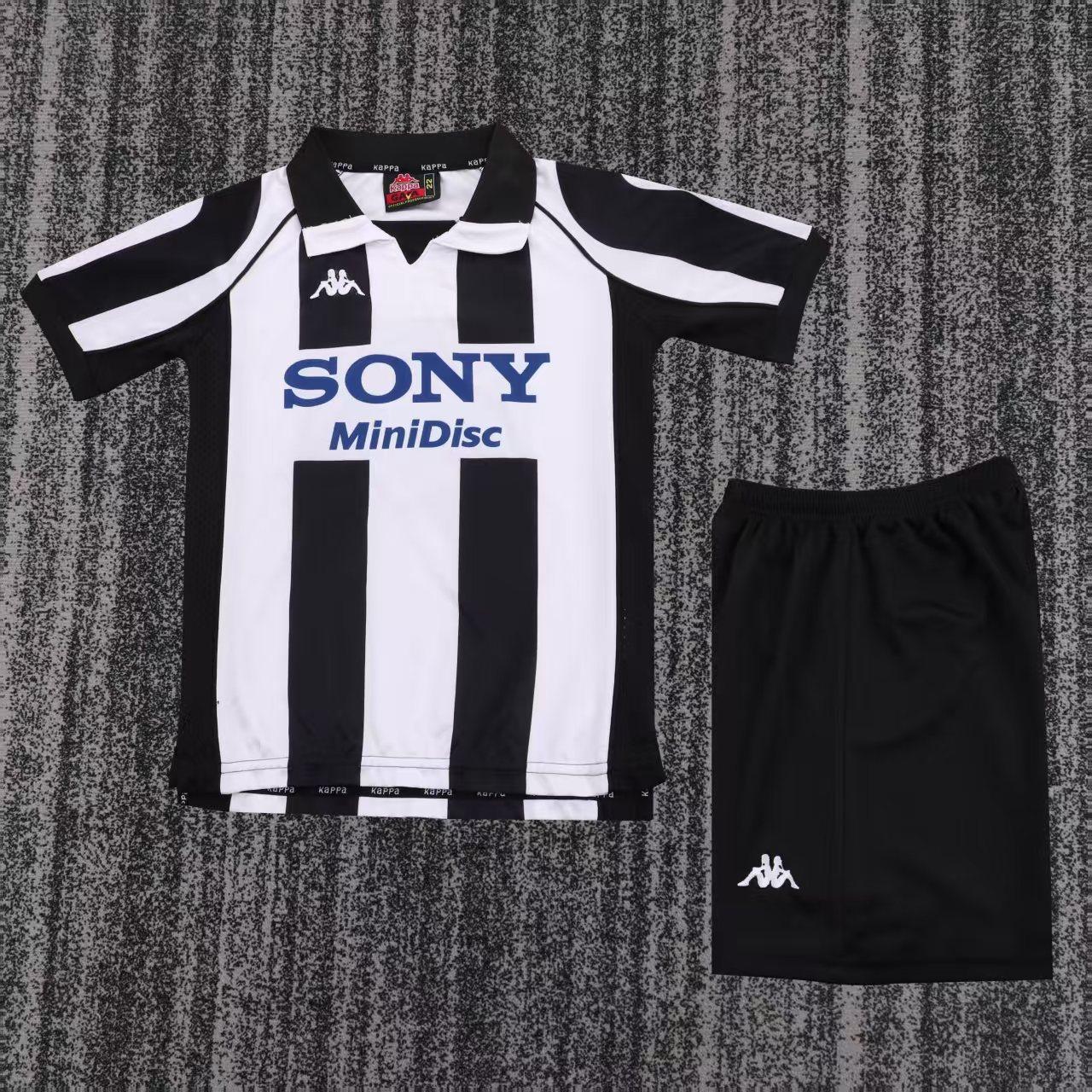 Kids Juventus 1997/1998 Home Retro Kit