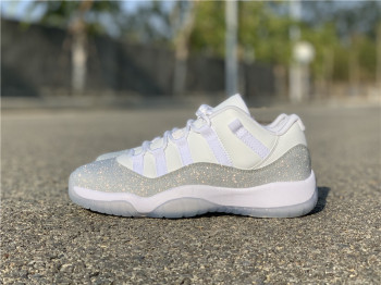 Air Jordan 11 WMNS“ Metallic Silver”