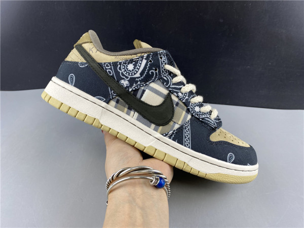 Travis Scott x Nike SB Dunk Low TS