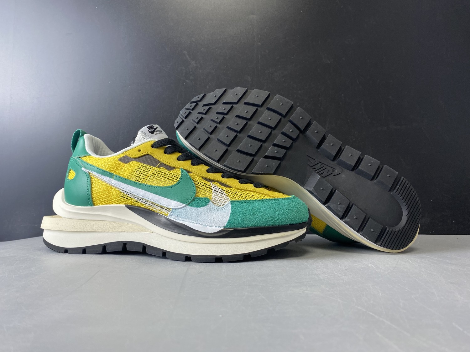 nike sacai green and yellow