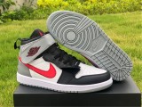 Air Jordan 1 High FlyEase