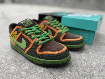 NIKE DUNK LOW PREMIUM SB DE LA SOUL