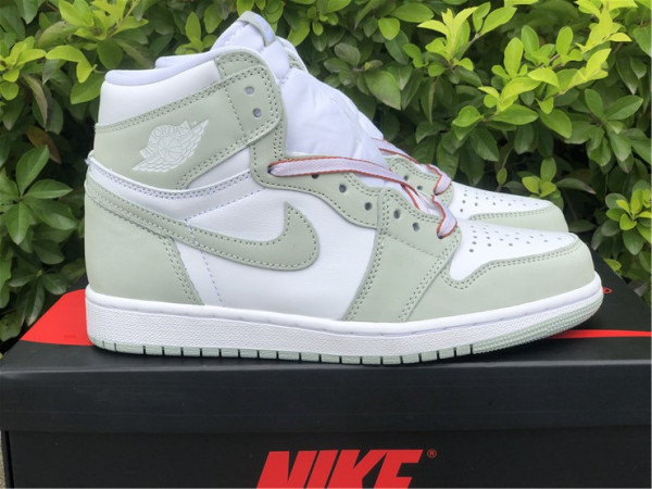 Air Jordan 1 WMNS “Seafoam”