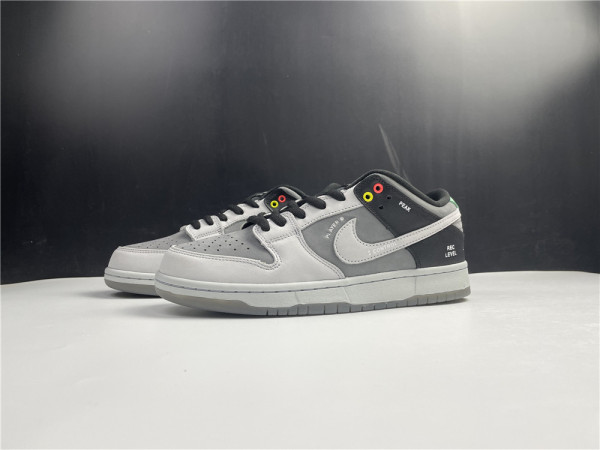 Nike sb dunk “VX1000 Comcorder”