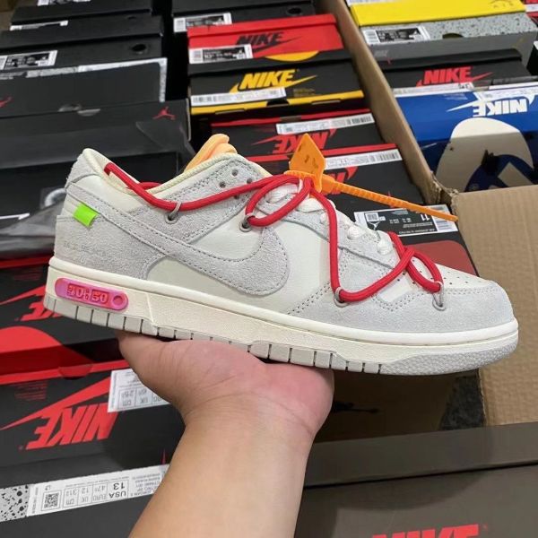 Off-White x Nike Dunk Low  LOT  40   40