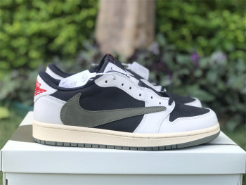 Travis Scott x Air Jordan 1 Low WMNS