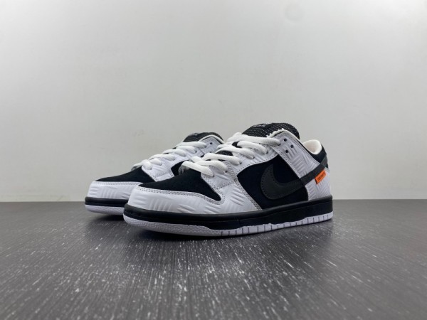 TIGHTBOOTH x Nike SB Dunk Low