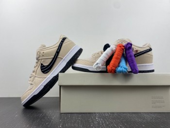 Albino & Preto x Nike Dunk SB Low