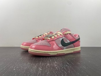 Nike Dunk Low “Barbie”