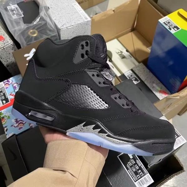 Air Jordan 5 black cat