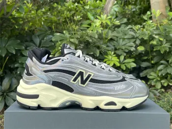 New Balance NB 1000 Y2K
