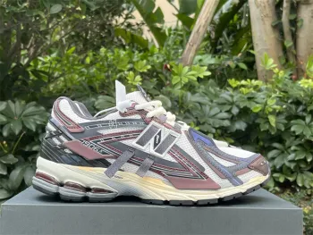 New Balance NB 1906R