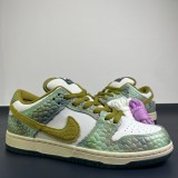 Alexis Sablone x Nike Dunk SB Low